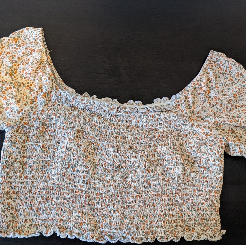 Aerie Smocked Puff Sleeve Crop Top